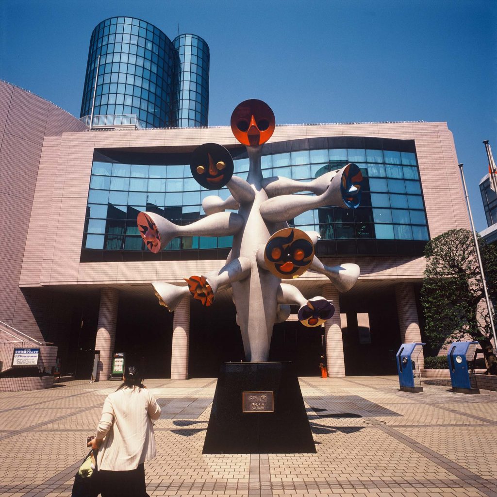 Skulptura slavnog umjetnika Taro Okamota